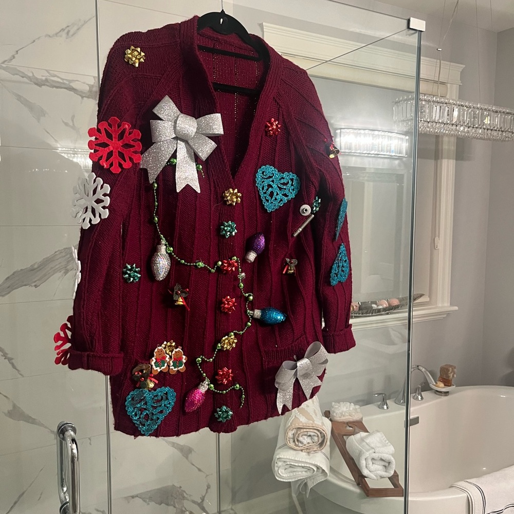 Oh my gosh a home made knit ugly Christmas sweater size large extra large 🎄